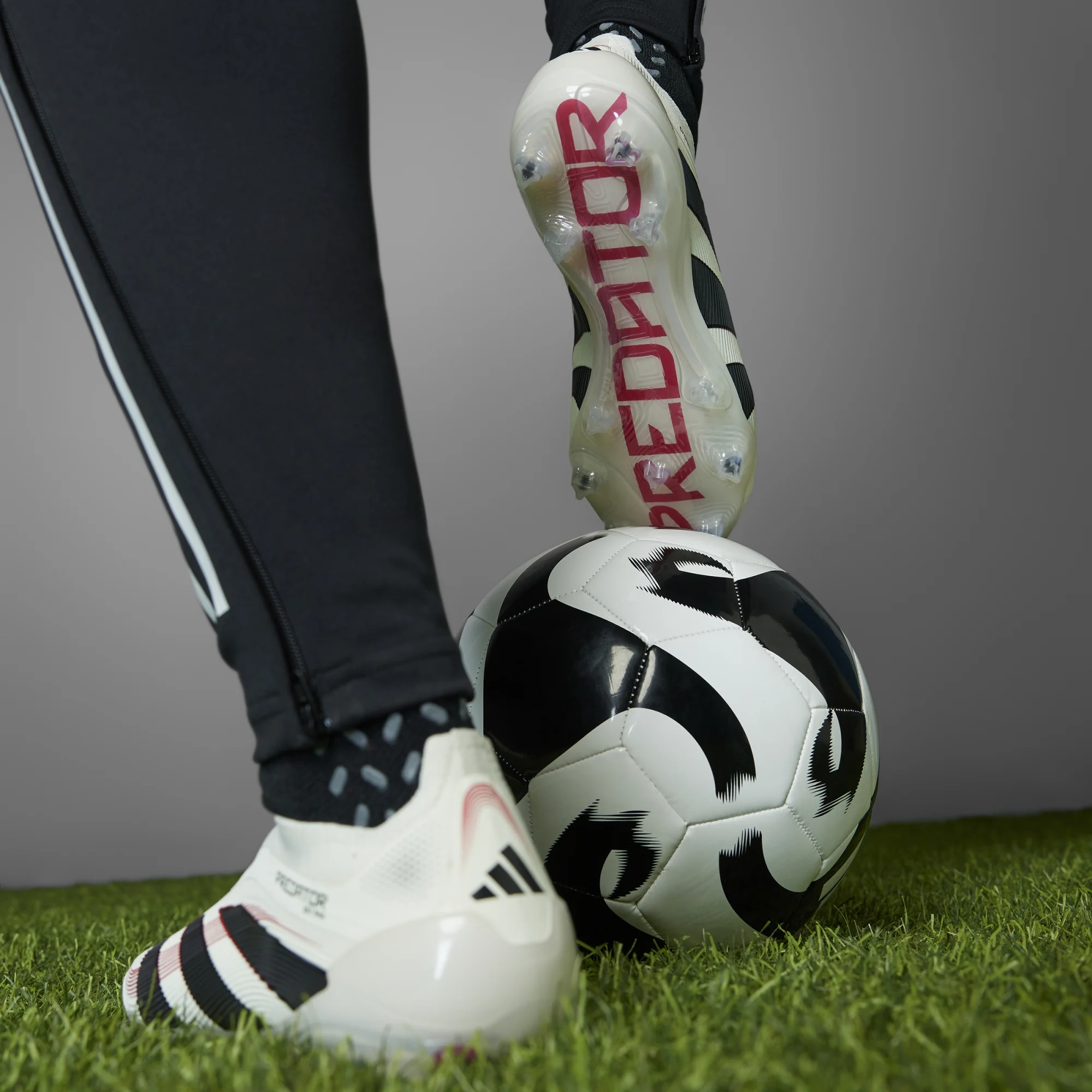 ADIDAS PREDATOR ELITE LL FG OFF WHITE/CORE BLACK/PURE RUBY