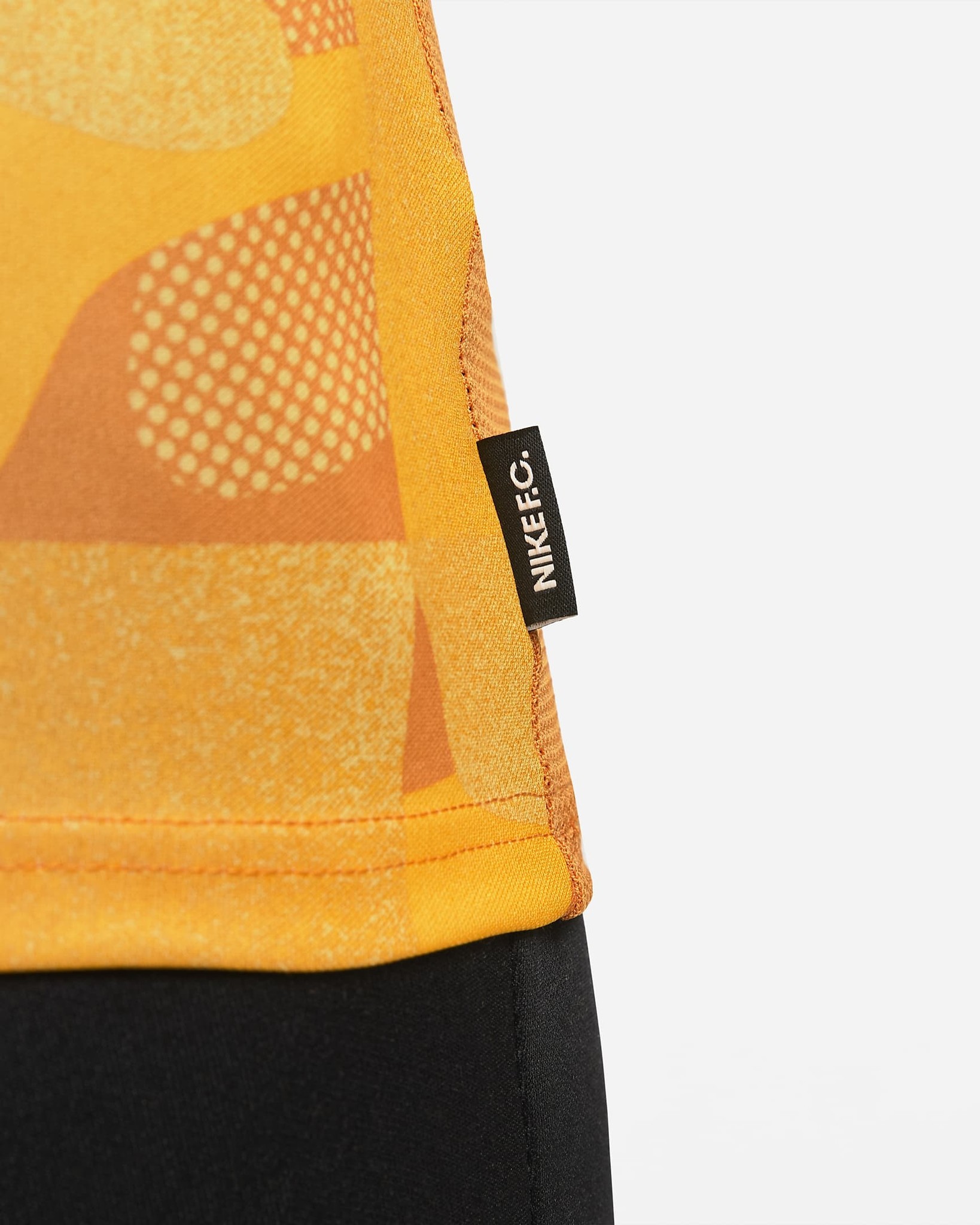 NIKE F.C. DRI-FIT LIGHT CURRY/ UNIVERSITY GOLD