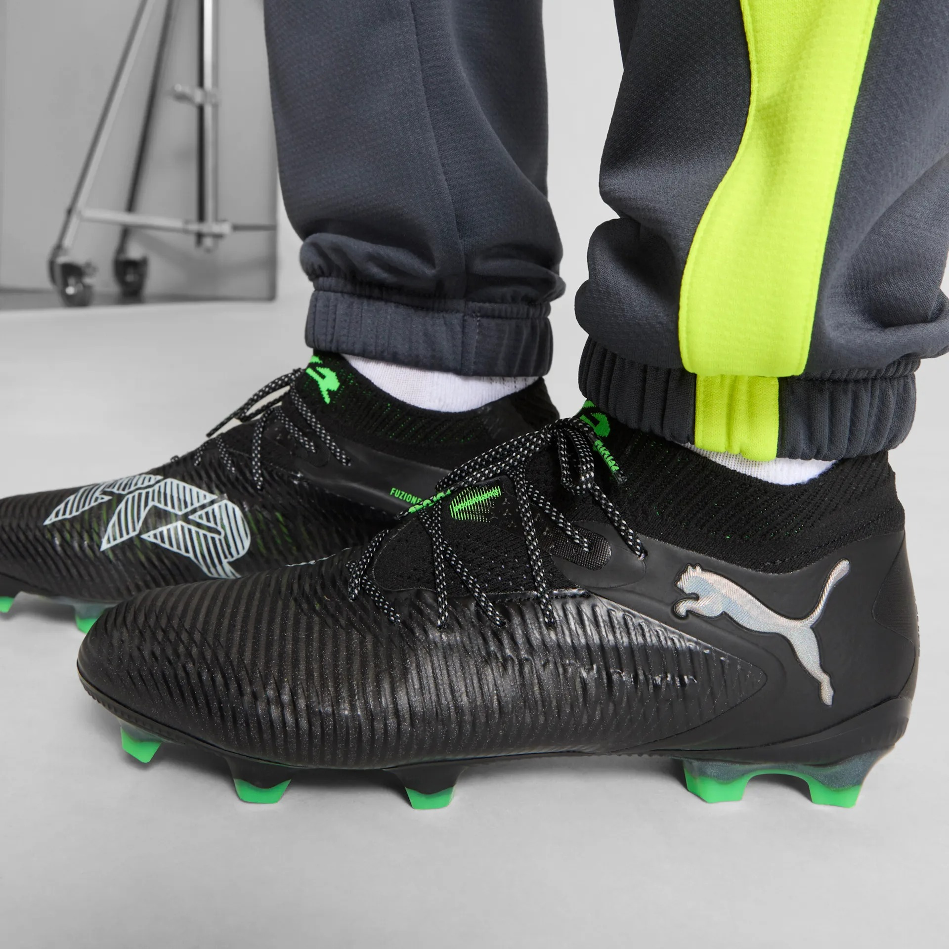 PUMA FUTURE 8 ULTIMATE FG PUMA BLACK-COOL LIGHT GRAY-FLUO GREEN