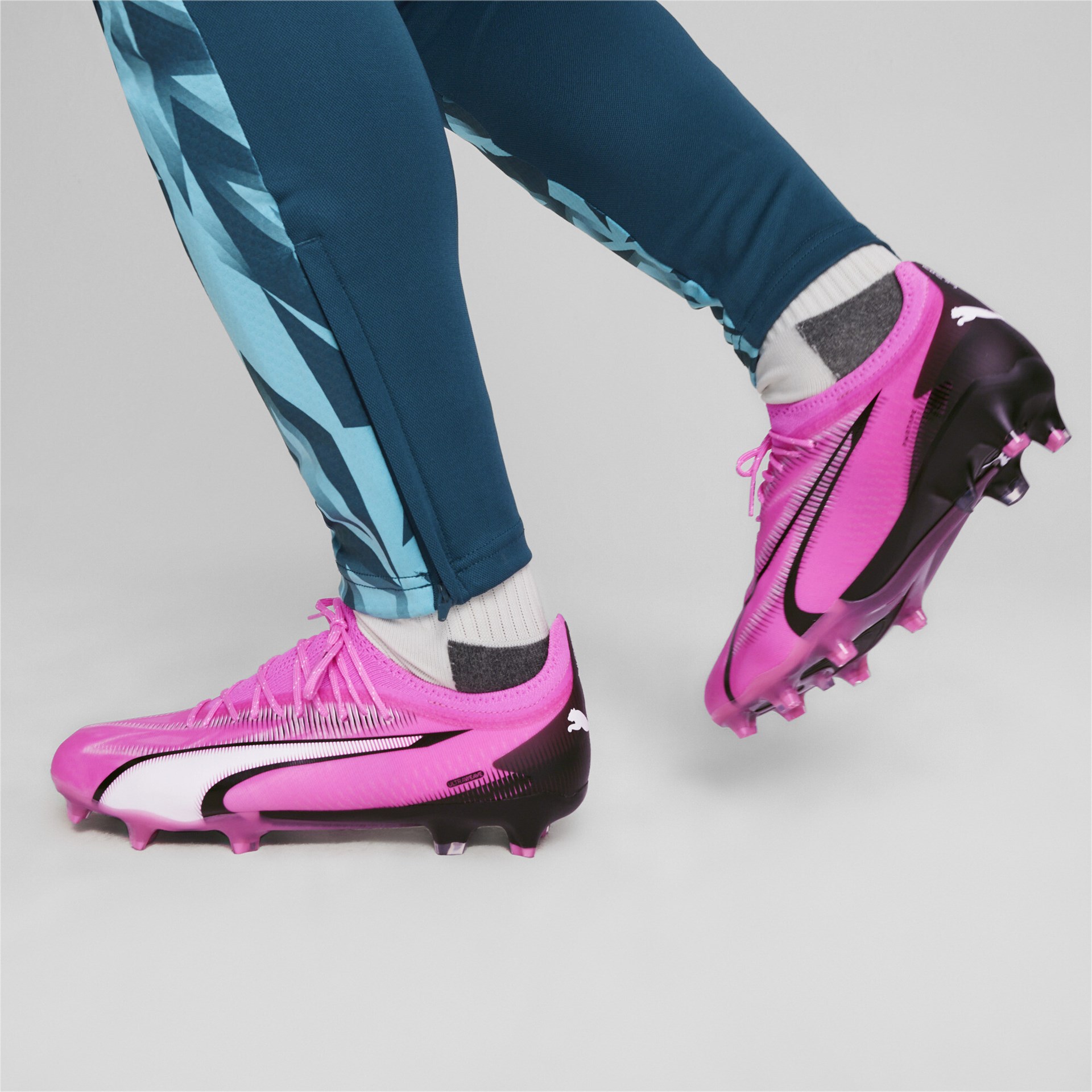 PUMA ULTRA ULTIMATE FG/AG POISON PINK/PUMA WHITE/PUMA BLACK