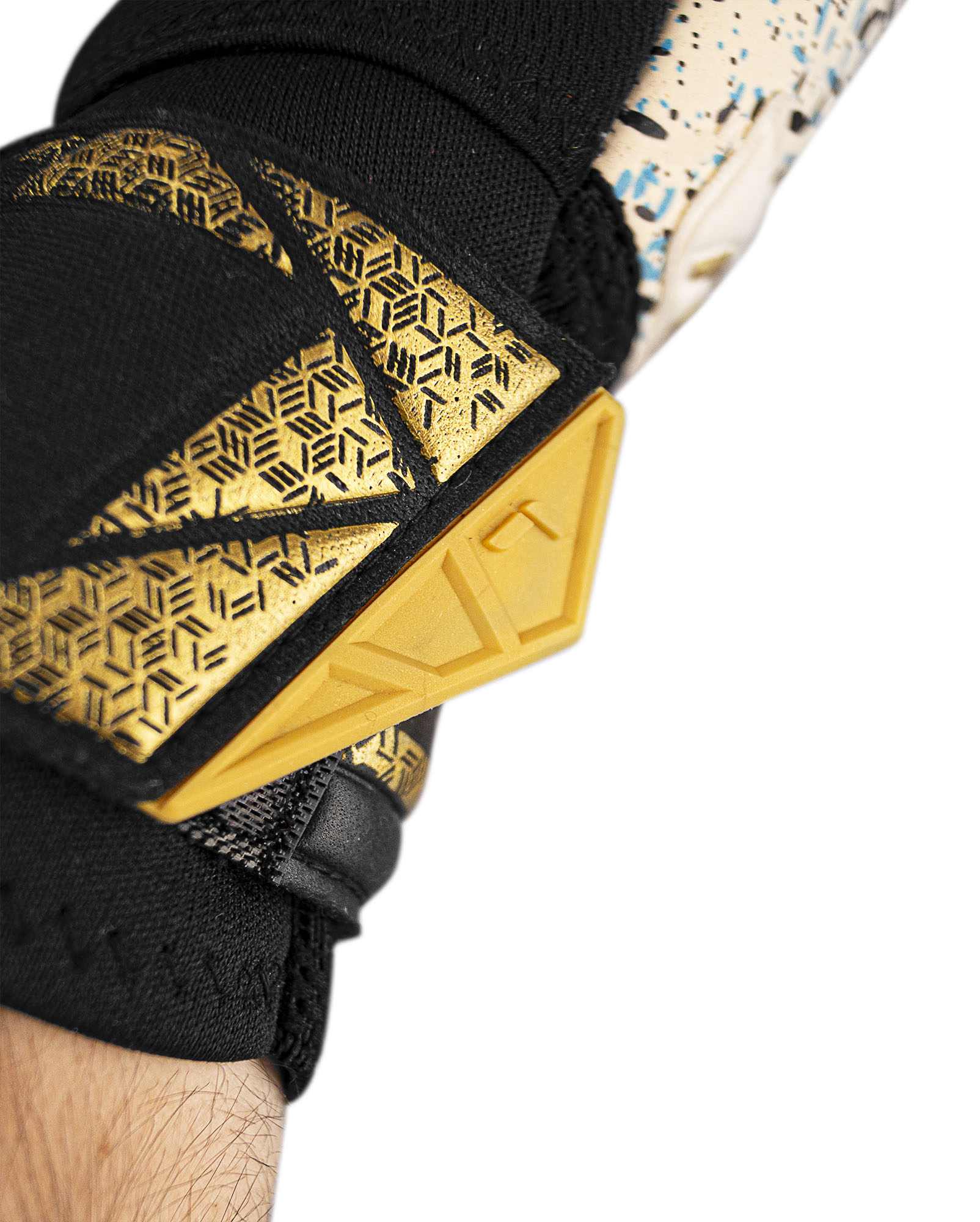 REUSCH ATTRAKT FREEGEL FUSION ORTHO-TEC BLACK/GOLD